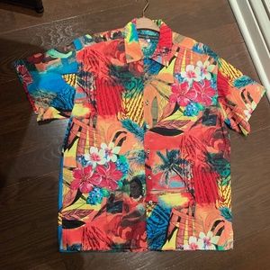 Men's all over printed short sleeves shirt